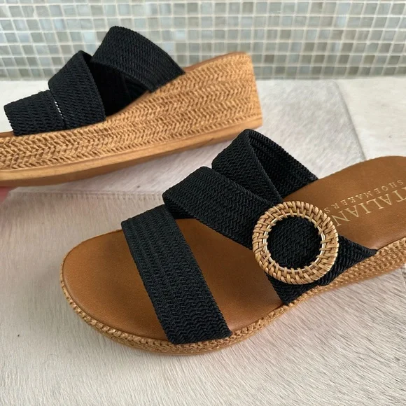 Italian Shoemakers Black Sandals - Picture 2 of 4